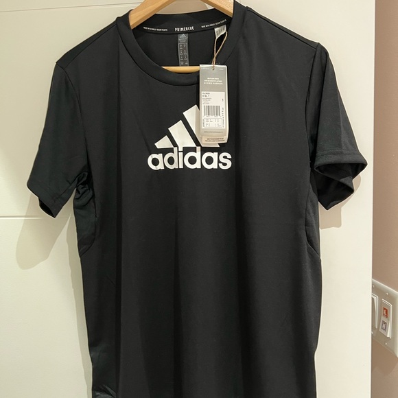 Black adidas sports tshirt - Picture 1 of 6